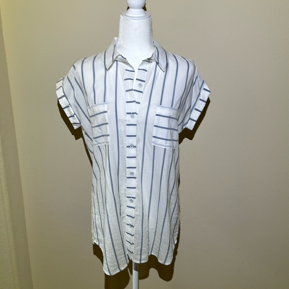 Cabi Cruise Button Up Tunic Top White & Blue Stripe Short Sleeve Size Small 5808